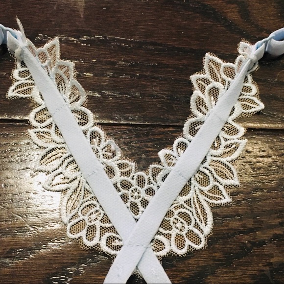 2 Rare VS PINK Lacey Bras - Picture 13 of 16